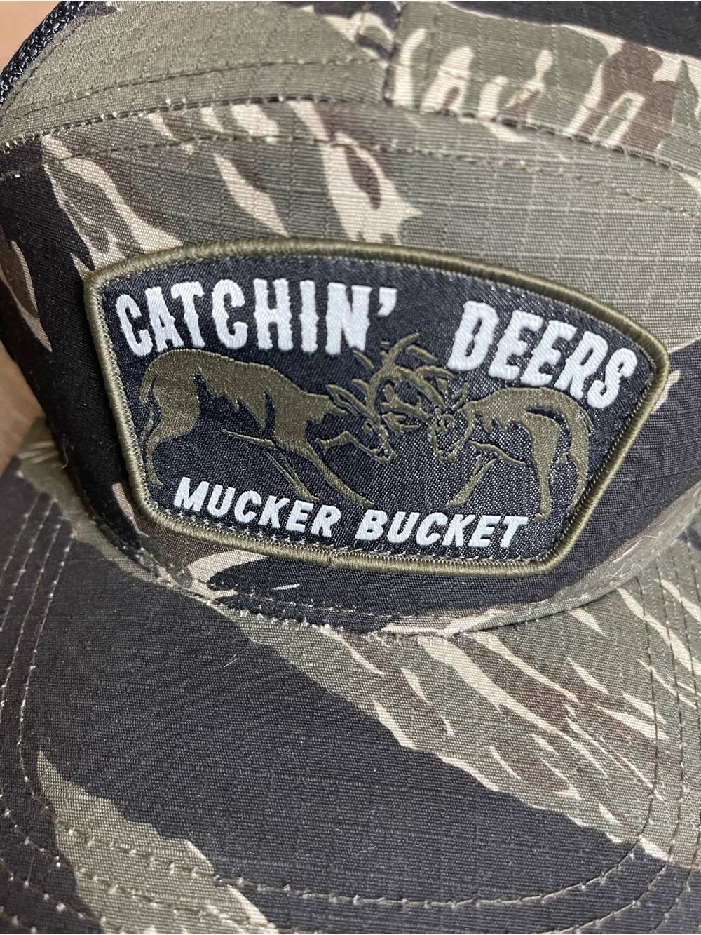 Mucker Bucket Catchin' Deers Camo Trucker Hat - Picture 2 of 3